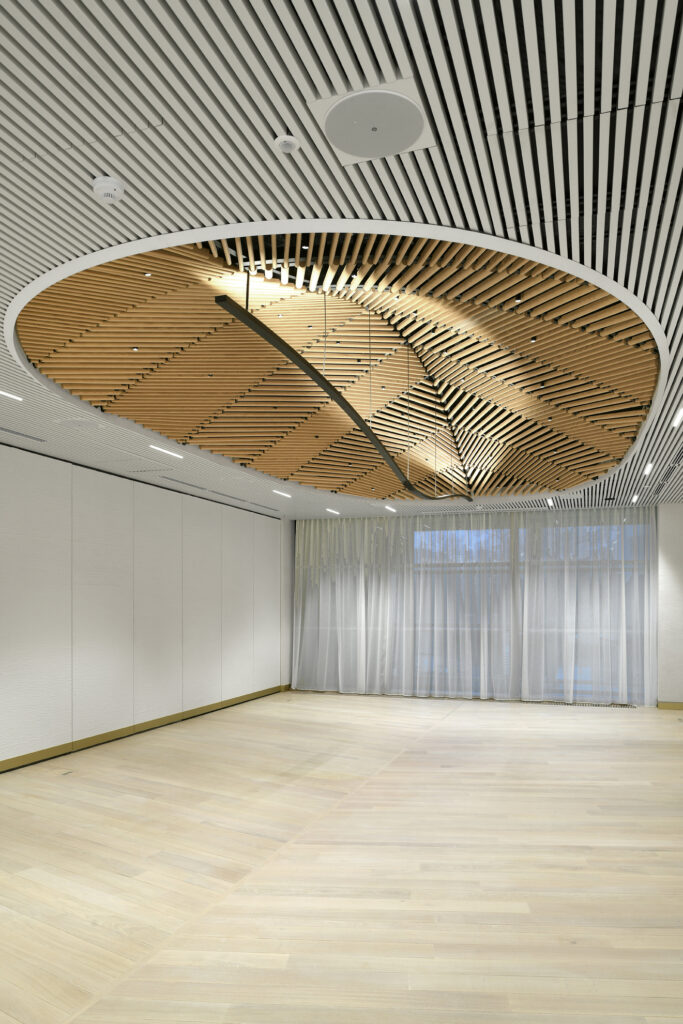 laudescher réalisation parlement européen spinelli plafond suspendu acoustique bois massif